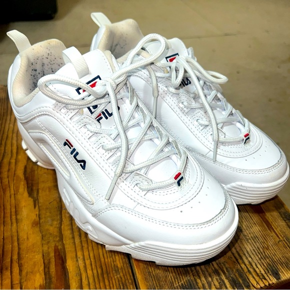 Women Fila Disrupter II Chunky Sneaker White Size 9M - Picture 1 of 12